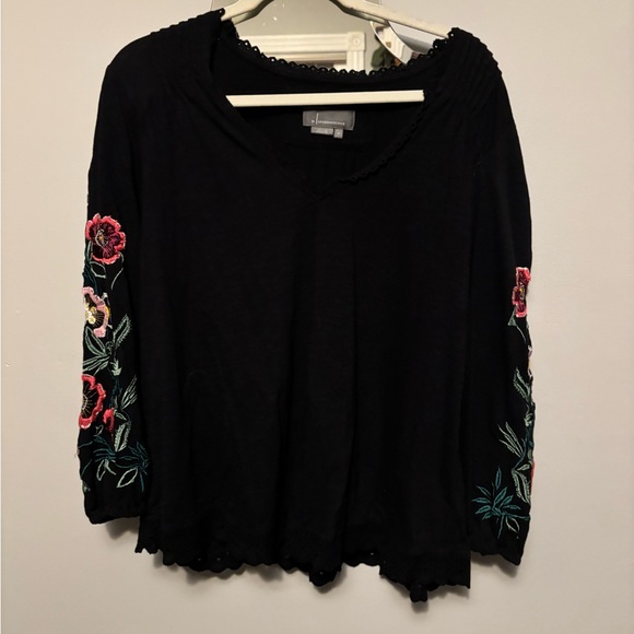 Anthropologie embroidered top - Picture 5 of 9